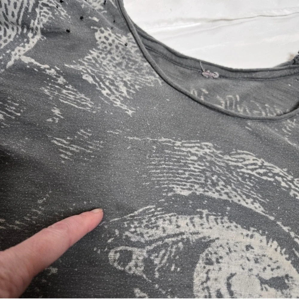 Magnolia Pearl Freedom of Conscience Long Sleeve - Picture 3 of 8